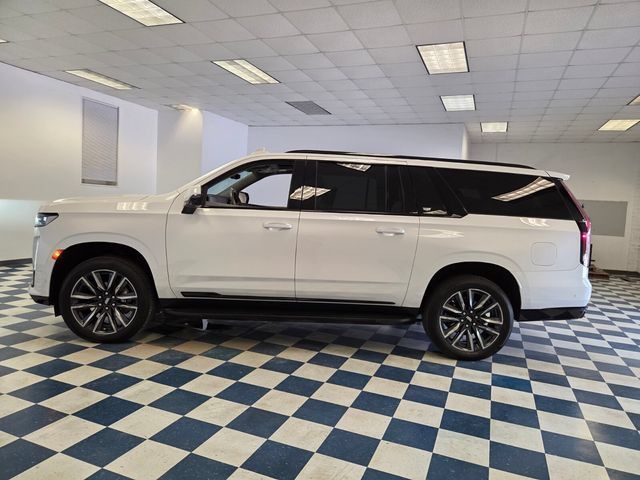 Used 2023 Cadillac Escalade ESV Sport Platinum AWD/4WD image 4
