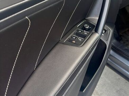 Used 2024 Volkswagen Tiguan SE image 17