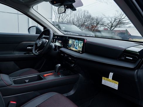 New 2026 Nissan Kicks SR image 26