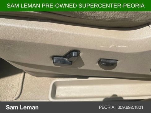 Used 2014 Chrysler Town & Country Touring-L w/ Driver Convenience Group FWD image 10