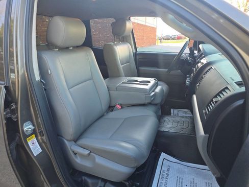 Used 2012 Toyota Tundra 4x4 Double Cab w/ Tow Pkg image 11