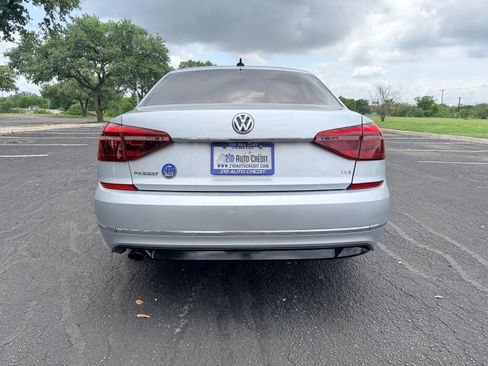 Used 2017 Volkswagen Passat 1.8T R-Line FWD image 6