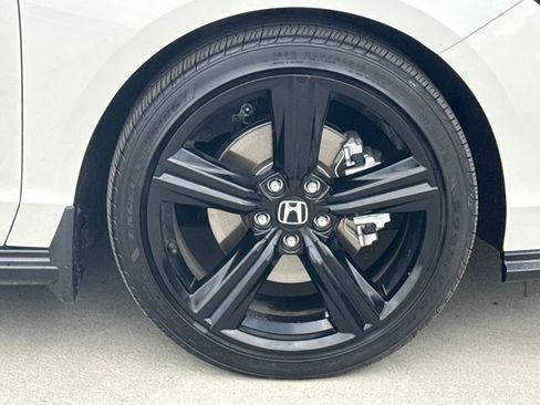 Used 2025 Honda Accord Sport image 11
