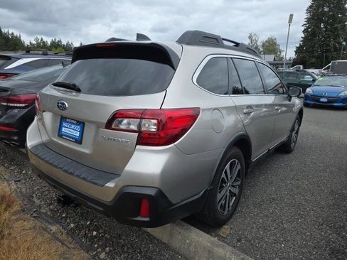 Used 2018 Subaru Outback 2.5i Limited AWD/4WD image 5
