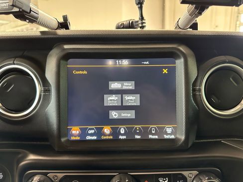 Used 2021 Jeep Gladiator Overland w/ Popular Equipment Package image 28