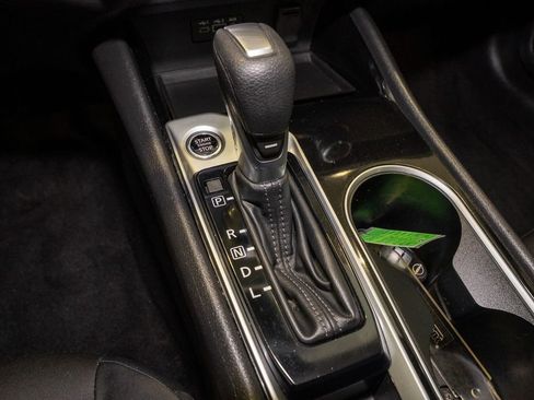 Used 2024 Nissan Altima 2.5 SV image 14