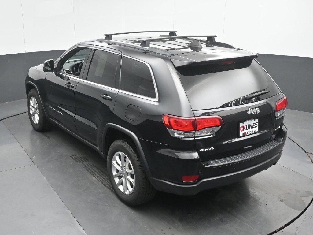 Used 2021 Jeep Grand Cherokee Laredo AWD/4WD image 37