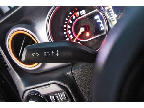 Used 2022 Jeep Gladiator Mojave w/ Cold Weather Group image 18