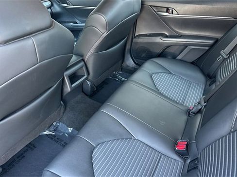 Used 2024 Toyota Camry SE image 12