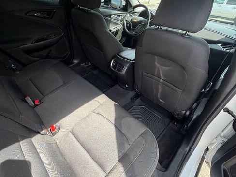Used 2018 Chevrolet Malibu LT FWD image 29