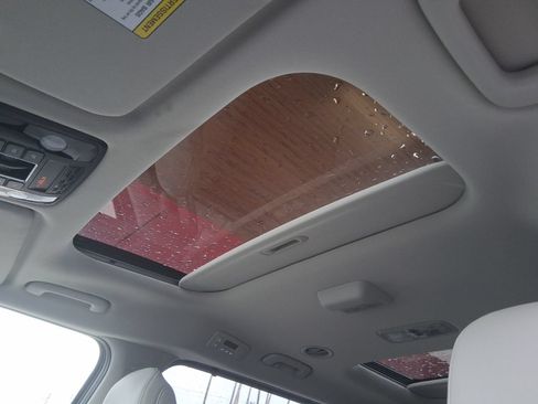 New 2026 Kia Carnival SX w/ SX Dark Edition Package FWD image 19