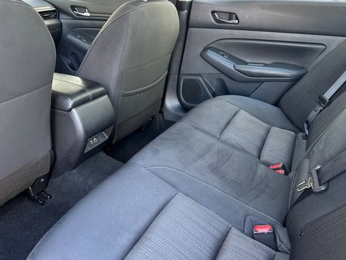 Used 2024 Nissan Altima 2.5 SV FWD image 25