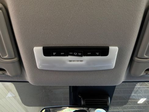 Used 2025 Nissan Versa SV FWD image 16