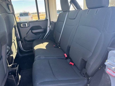 Used 2018 Jeep Wrangler Unlimited Sport S image 24