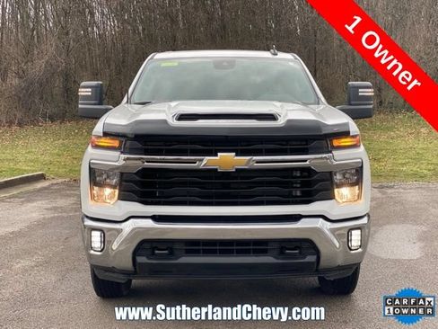 Used 2025 Chevrolet Silverado 2500 LT w/ Convenience Package AWD/4WD image 2