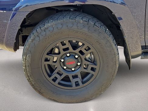 Used 2024 Toyota 4Runner TRD Off-Road Premium w/ Moonroof Package AWD/4WD image 10