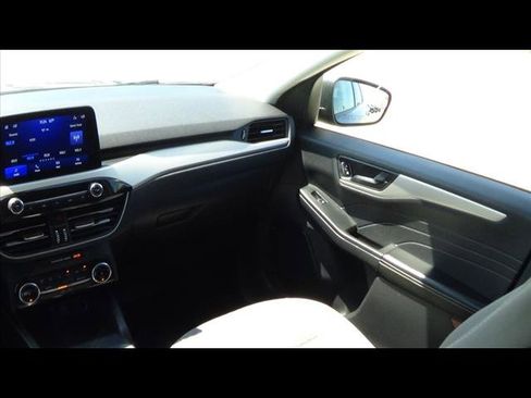 Used 2022 Ford Escape SE image 15