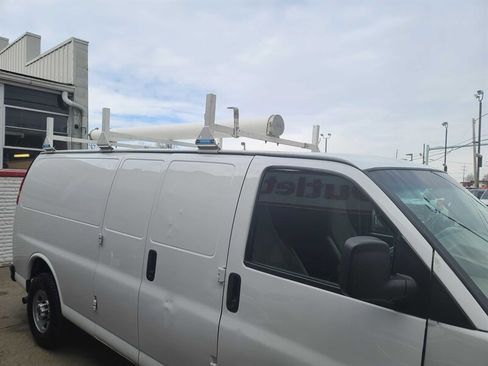 Used 2017 GMC Savana 2500 Extended image 29