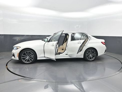 Used 2021 BMW 330i xDrive Sedan AWD/4WD image 41