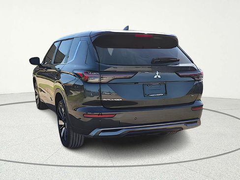 New 2026 Mitsubishi Outlander SE image 5