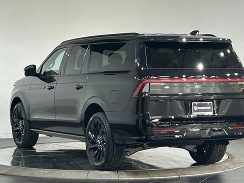 New 2026 Lincoln Navigator Reserve AWD/4WD image 5