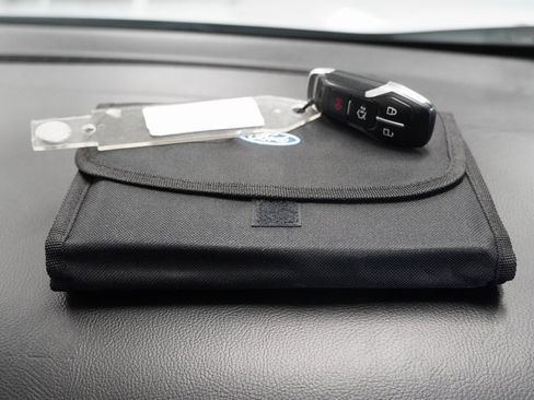 Used 2015 Ford Edge SE image 36