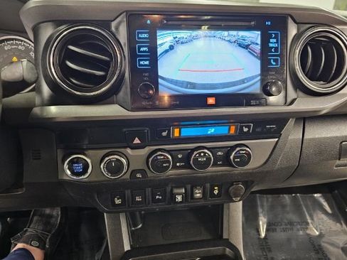Used 2019 Toyota Tacoma TRD Off-Road image 21