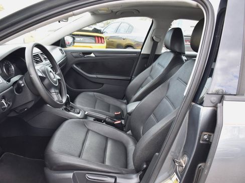Used 2012 Volkswagen Jetta SE FWD image 13