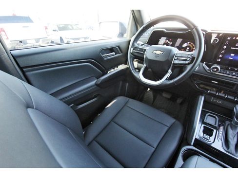 Used 2024 Chevrolet Colorado LT w/ LT Convenience Package III RWD image 11