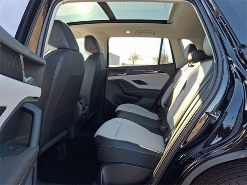 New 2026 Volkswagen Tiguan SE image 5