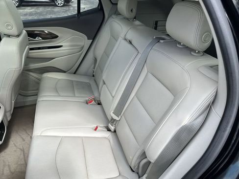 Used 2019 GMC Terrain Denali w/ GMC Pro Grade Package AWD/4WD image 27