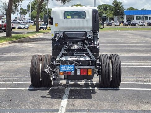 New 2025 Chevrolet Low Cab Forward image 5