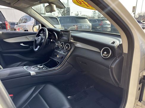 Used 2019 Mercedes-Benz GLC 300 image 38