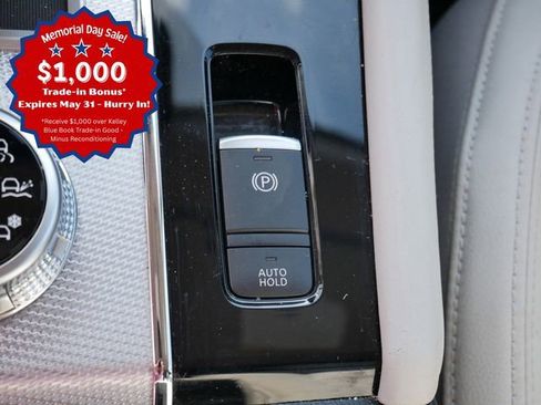 Used 2023 Mitsubishi Outlander SEL AWD/4WD image 25