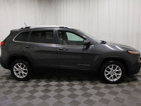 Used 2015 Jeep Cherokee Latitude FWD image 26