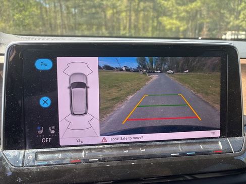 Used 2025 Volkswagen Atlas SE image 15