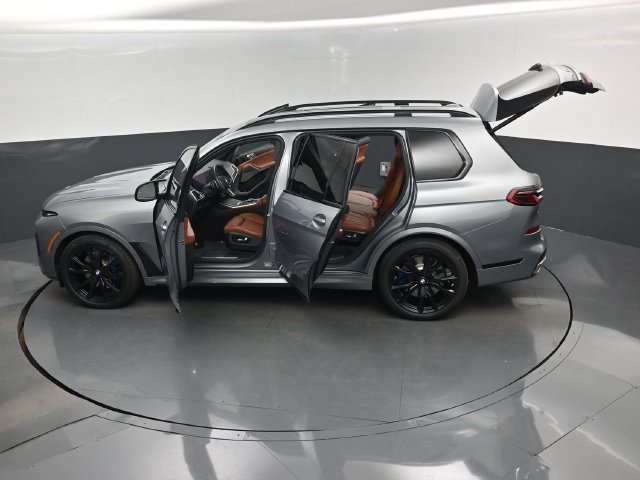 Used 2025 BMW X7 M60i w/ Executive Package AWD/4WD image 17