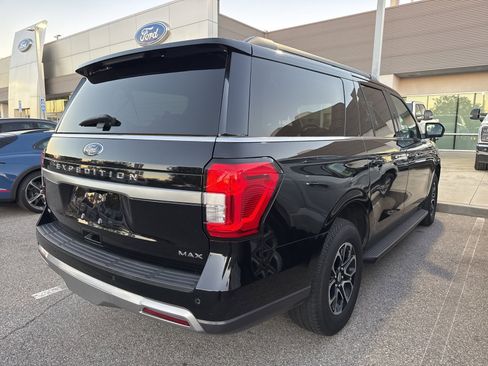 Used 2024 Ford Expedition Max XLT image 3