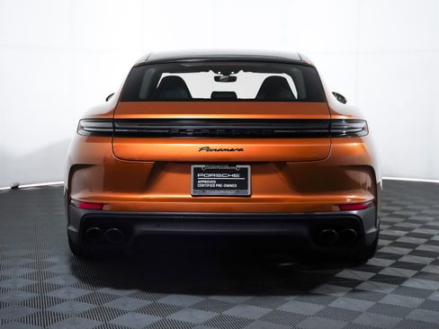 Certified 2025 Porsche Panamera image 11