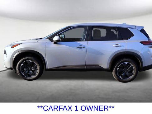 Used 2025 Nissan Rogue SV FWD image 2