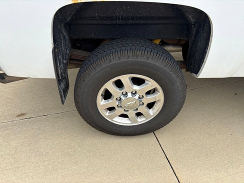 Used 2014 Chevrolet Silverado 2500 LT w/ Interior Plus Package AWD/4WD image 24