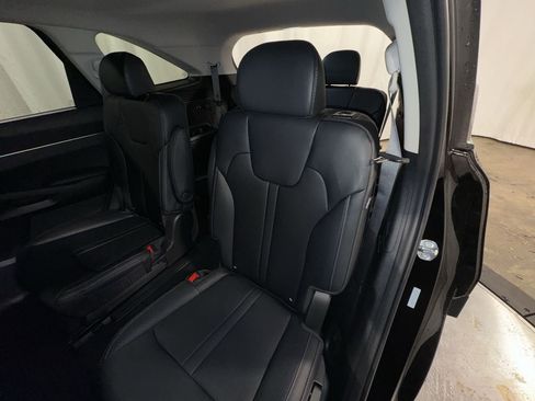 Certified 2025 Kia Sorento EX w/ EX Panoramic Sunroof Package image 27