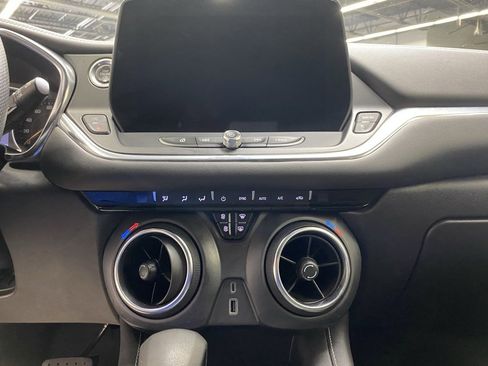 Used 2023 Chevrolet Blazer LT image 30