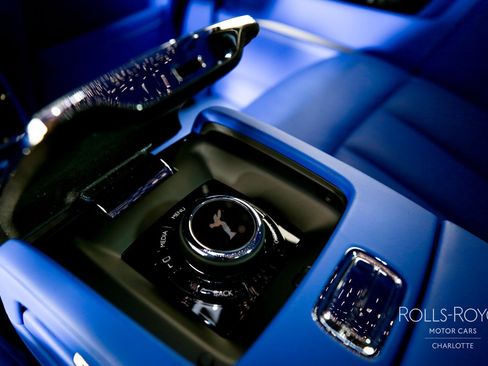 Used 2024 Rolls-Royce Phantom Sedan w/ The Phantom Package RWD image 23