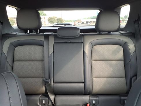 Used 2025 Chevrolet Equinox LT w/ Convenience Package II FWD image 17