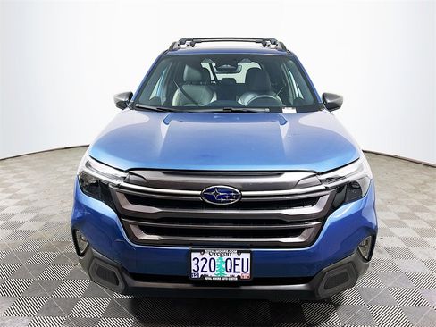 Certified 2025 Subaru Forester Limited image 3