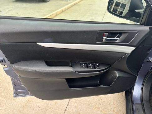 Used 2014 Subaru Outback 2.5i AWD/4WD image 10