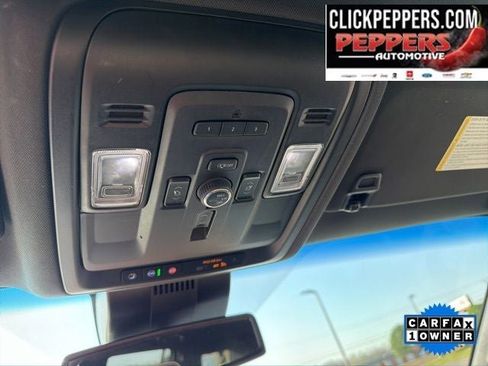 Used 2023 Chevrolet Suburban Premier image 9