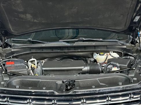 Used 2023 Chevrolet Suburban Premier AWD/4WD image 90
