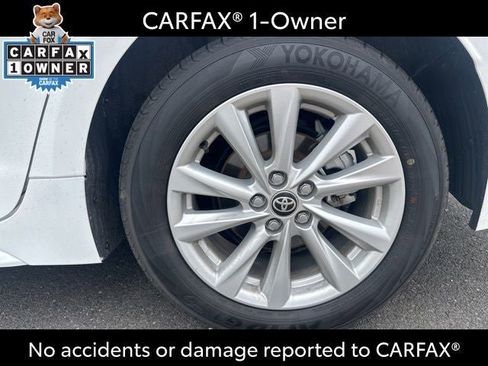 Used 2025 Toyota Corolla XLE FWD image 6
